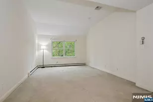305 Huntington Ct, Wyckoff Township, NJ 07481 - Photo 17