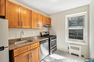 2205 N Central 3F, Fort Lee, NJ 07024 - Photo 9