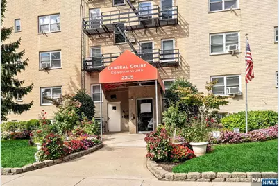 2205 N Central 3F #3F, Fort Lee, NJ 07024 - Photo 3
