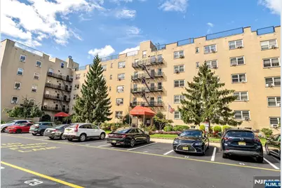 2205 N Central 3F #3F, Fort Lee, NJ 07024 - Photo 1