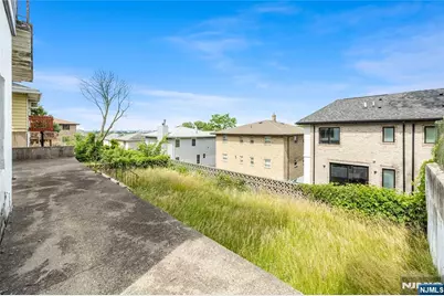 261 10th Street, Palisades Park, NJ 07650 - Photo 47