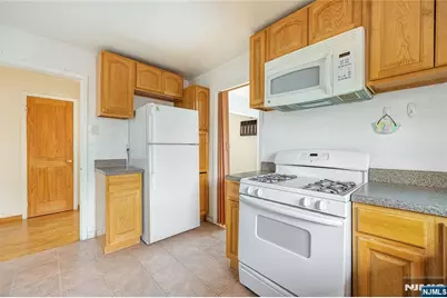 261 10th Street, Palisades Park, NJ 07650 - Photo 29