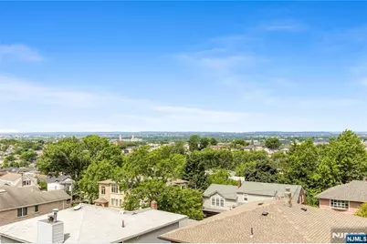 261 10th Street, Palisades Park, NJ 07650 - Photo 3