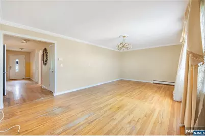261 10th Street, Palisades Park, NJ 07650 - Photo 5