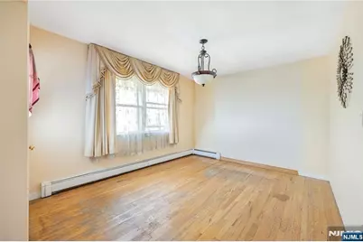 261 10th Street, Palisades Park, NJ 07650 - Photo 7