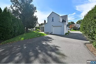 137 E Magnolia Avenue, Maywood, NJ 07607 - Photo 21
