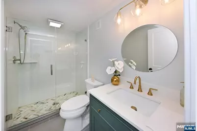 137 E Magnolia Avenue, Maywood, NJ 07607 - Photo 5