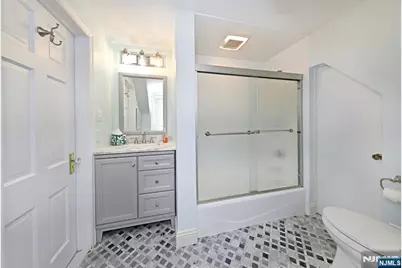 137 E Magnolia Avenue, Maywood, NJ 07607 - Photo 13