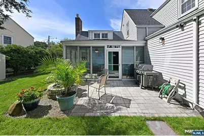 137 E Magnolia Avenue, Maywood, NJ 07607 - Photo 17