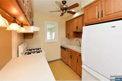 421 Hegi Drive, New Milford, NJ 07646 - Photo 7