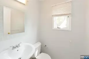 85 Primrose Ln B, Paramus, NJ 07652 - Photo 21