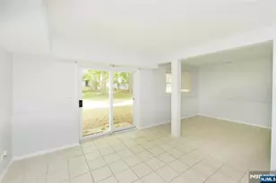 85 Primrose Ln B, Paramus, NJ 07652 - Photo 25