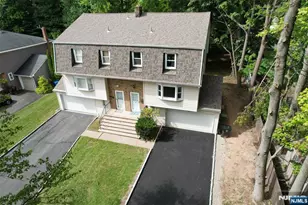 85 Primrose Ln B, Paramus, NJ 07652 - Photo 1