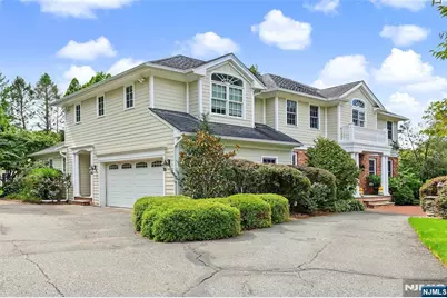 359 Lakeview Drive, Wyckoff Township, NJ 07481 - Photo 33