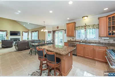 4 Hunter Drive, Mount Olive, NJ 07828 - Photo 9