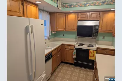 31 Maple Avenue 31A #31A, Park Ridge, NJ 07656 - Photo 7