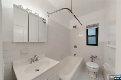 81 Chester Place K2C #K2C, Englewood, NJ 07631 - Photo 17