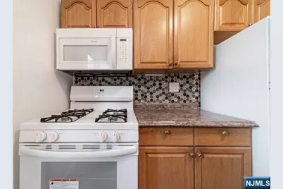 90 Tracey Place F-2-T #F-2-T, Englewood, NJ 07631 - Photo 9
