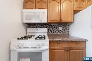 90 Tracey Pl F-2-T, Englewood, NJ 07631 - Photo 9