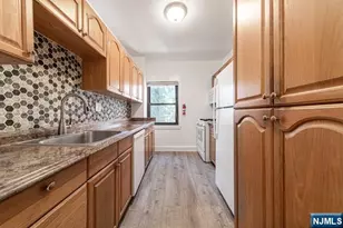 90 Tracey Pl F-2-T, Englewood, NJ 07631 - Photo 7