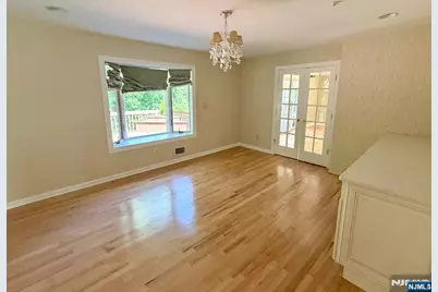 12 Heatherhill Lane, Woodcliff Lake, NJ 07677 - Photo 11