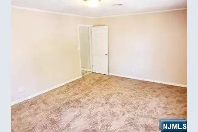 509 Jauncey Avenue, Lyndhurst Township, NJ 07071 - Photo 11