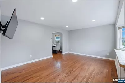 635 Robinson Terrace, Union Township, NJ 07083 - Photo 3