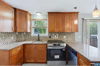 635 Robinson Terrace, Union Township, NJ 07083 - Photo 7