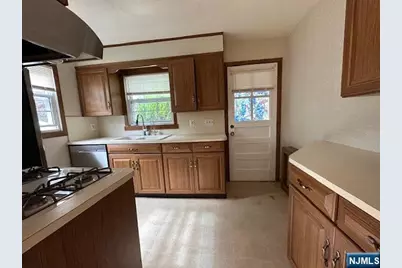 31 Oak Street, Oakland, NJ 07436 - Photo 13