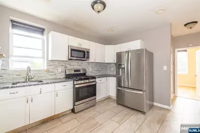 89 Tremont Avenue, East Orange, NJ 07018 - Photo 21