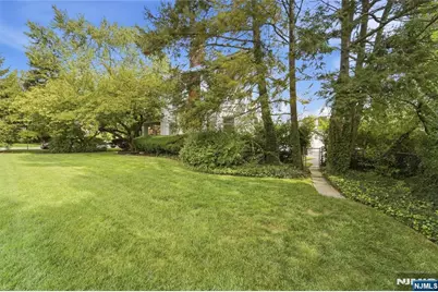 676 Belgrove Drive, Kearny, NJ 07032 - Photo 5