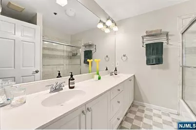 547 Bloomfield Street 4 #4, Hoboken, NJ 07030 - Photo 17