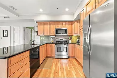 547 Bloomfield Street 4 #4, Hoboken, NJ 07030 - Photo 9