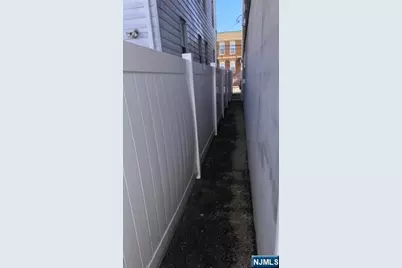 562 11th Street, Newark, NJ 07107 - Photo 21
