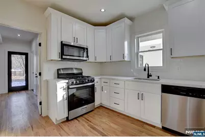 135 Forest Street 2R #2R, Montclair, NJ 07042 - Photo 7