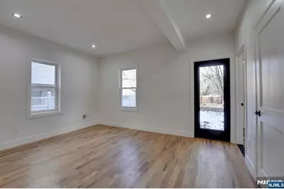 135 Forest Street 2R #2R, Montclair, NJ 07042 - Photo 9