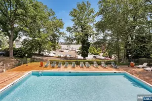 1375 River Road 1M, Edgewater, NJ 07020 - Photo 11
