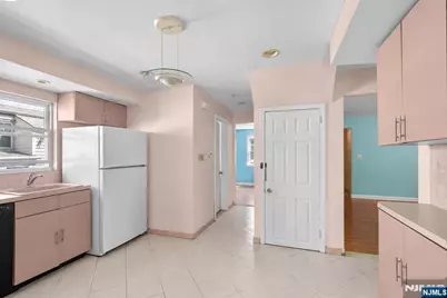 106 Summit Avenue, Bloomfield, NJ 07003 - Photo 27
