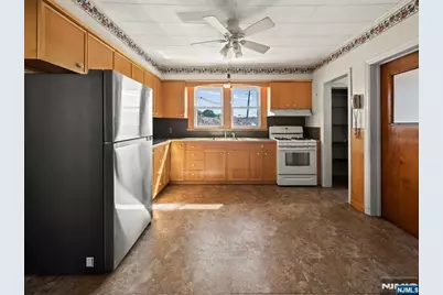 411 Hazel Street, Clifton, NJ 07011 - Photo 27