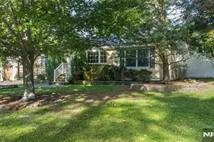 53 Laurel Dr, Wayne, NJ 07470 - Photo 23