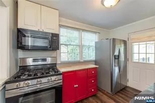 53 Laurel Dr, Wayne, NJ 07470 - Photo 17