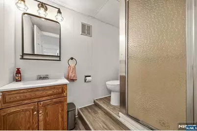 811 Manhattan Avenue, Washington Township, NJ 07676 - Photo 29