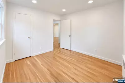 729 Broad 9 #9, Ridgefield, NJ 07657 - Photo 11