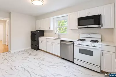 729 Broad 9 #9, Ridgefield, NJ 07657 - Photo 7
