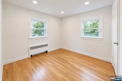 729 Broad 9 #9, Ridgefield, NJ 07657 - Photo 9