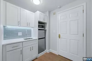 567 &amp 571 Paramus 3, Paramus, NJ 07652 - Photo 5