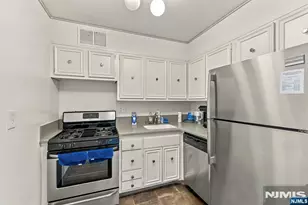 2000 Linwood Ave 19N, Fort Lee, NJ 07024 - Photo 15