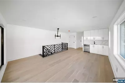 728 Undercliff Avenue, Edgewater, NJ 07020 - Photo 19