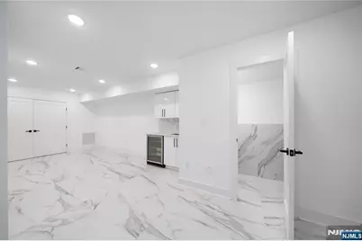 728 Undercliff Avenue, Edgewater, NJ 07020 - Photo 17