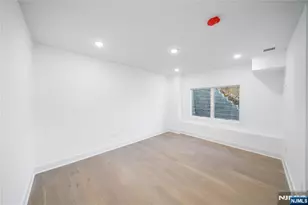 728 Undercliff Ave, Edgewater, NJ 07020 - Photo 11